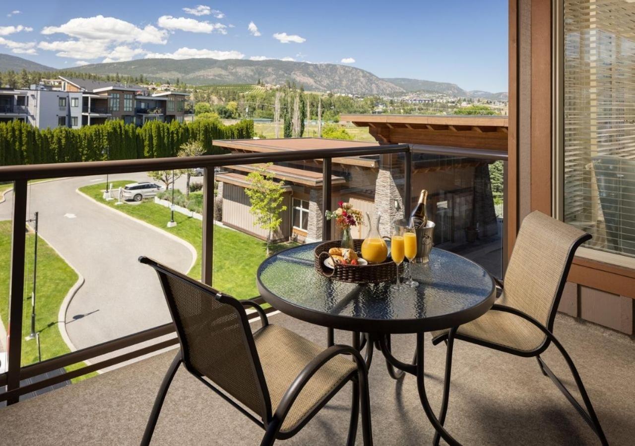 The Cove Lakeside Resort Вест-Келоуна Экстерьер фото