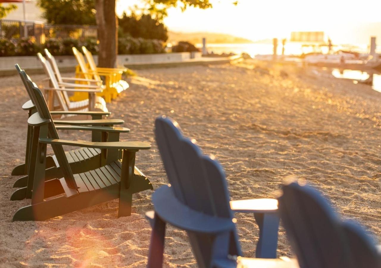 The Cove Lakeside Resort Вест-Келоуна Экстерьер фото