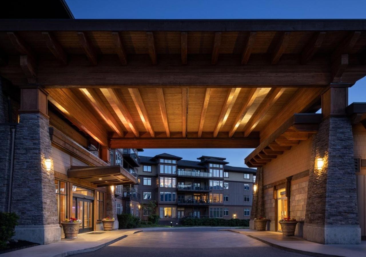 The Cove Lakeside Resort Вест-Келоуна Экстерьер фото