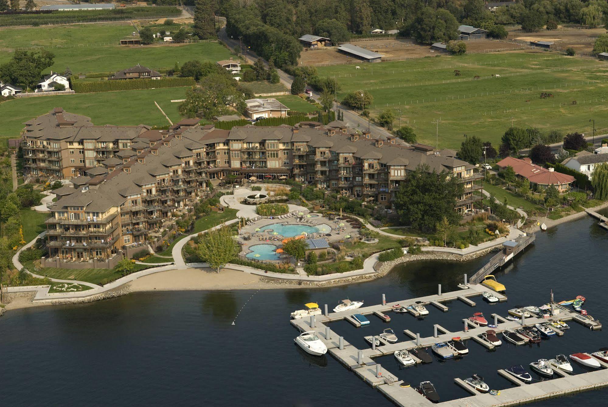 The Cove Lakeside Resort Вест-Келоуна Экстерьер фото