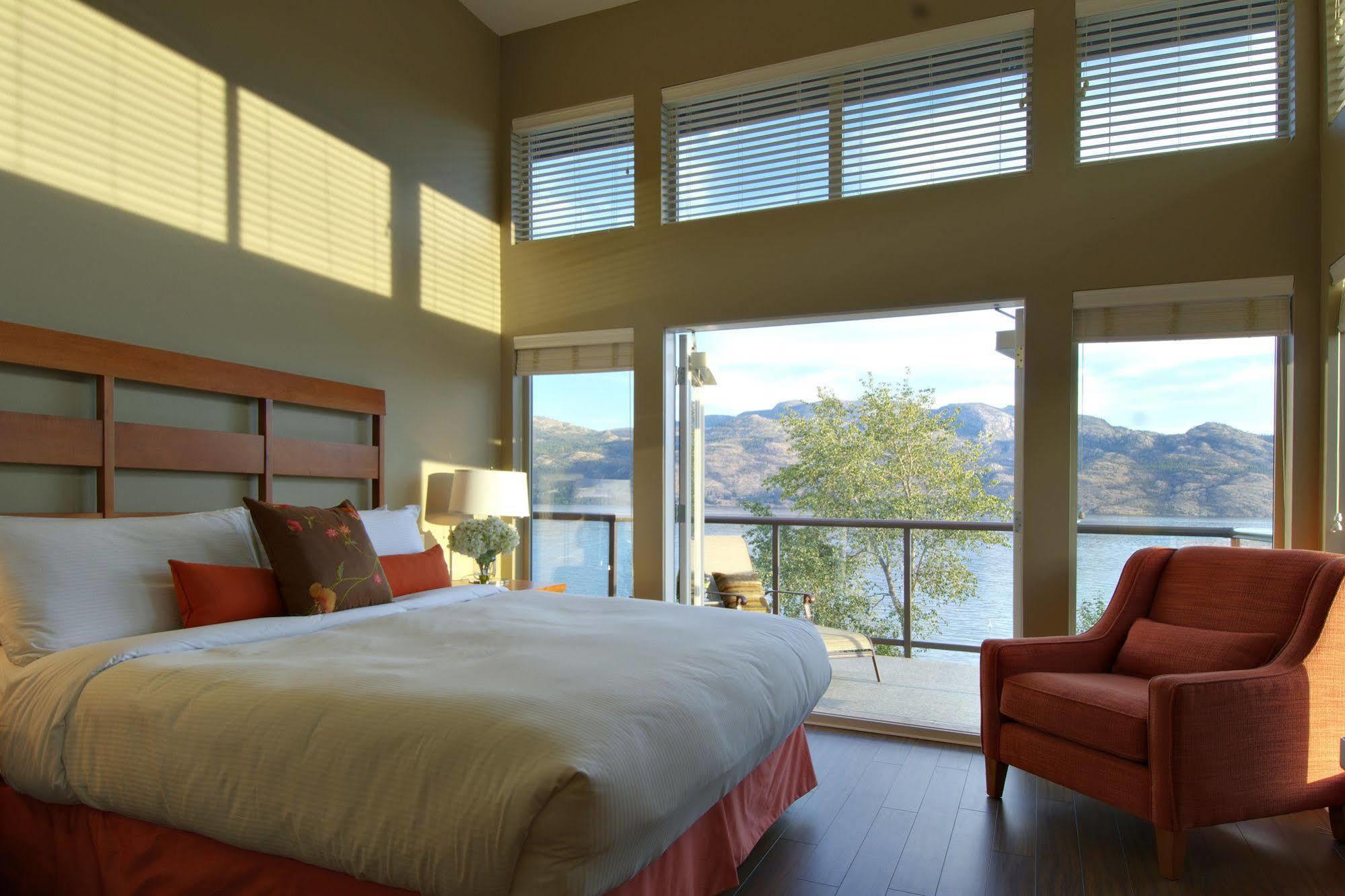 The Cove Lakeside Resort Вест-Келоуна Экстерьер фото