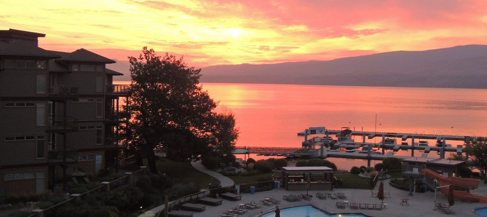 The Cove Lakeside Resort Вест-Келоуна Экстерьер фото